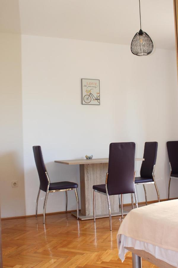 Apartmani Mia Jadranovo Luaran gambar