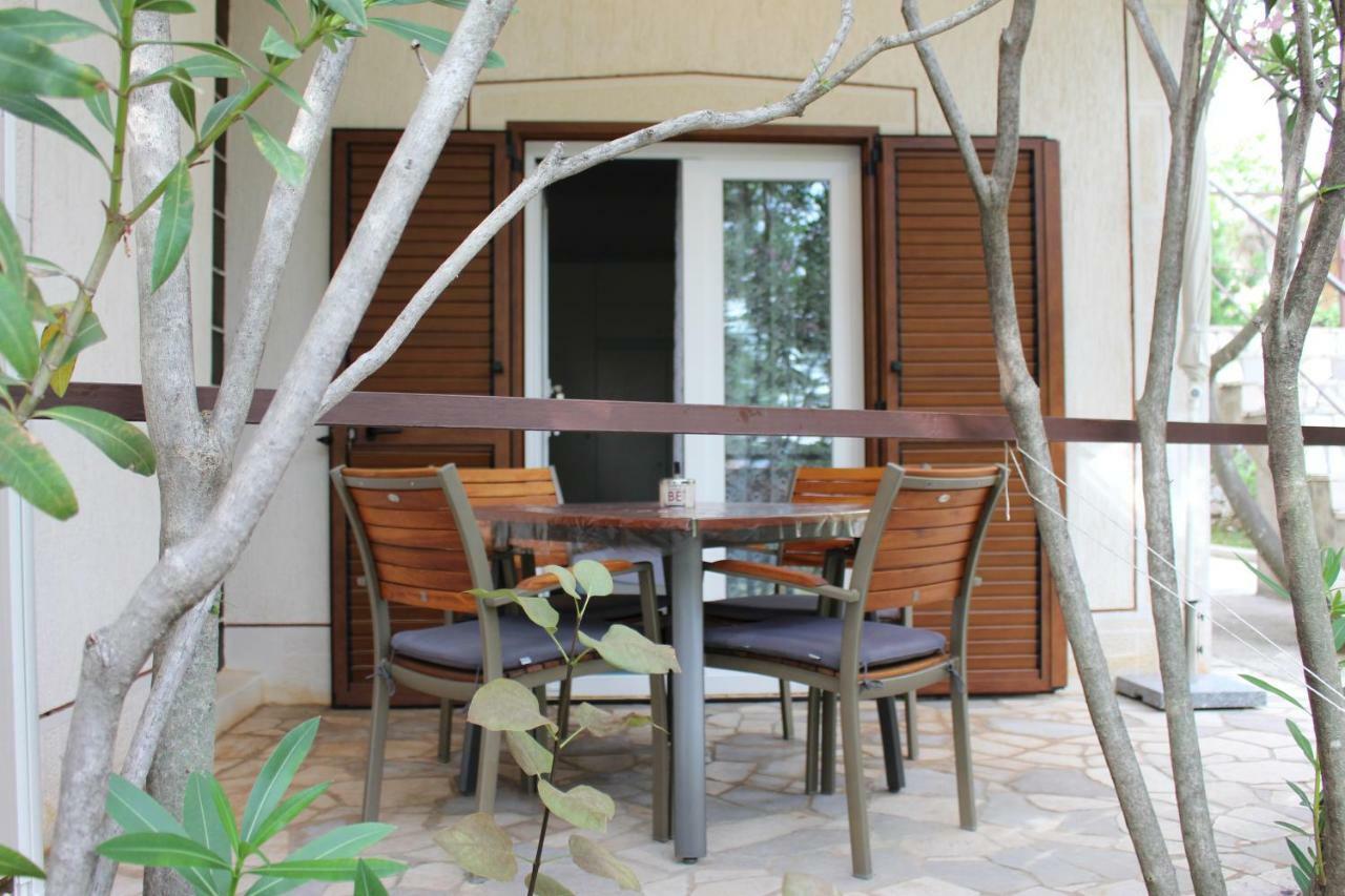 Apartmani Mia Jadranovo Luaran gambar